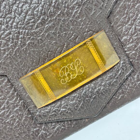 40s-50s Art Deco Brown Pebbled Leather Clutch with Bakelite Snap Closure - Picture 2 of 12